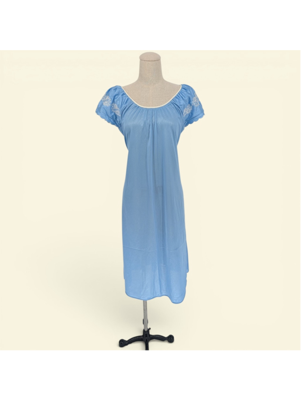 Vintage 60s 70s Gossard Artemis Blue Embroidered Nylon Nightgown M USA ILGWU